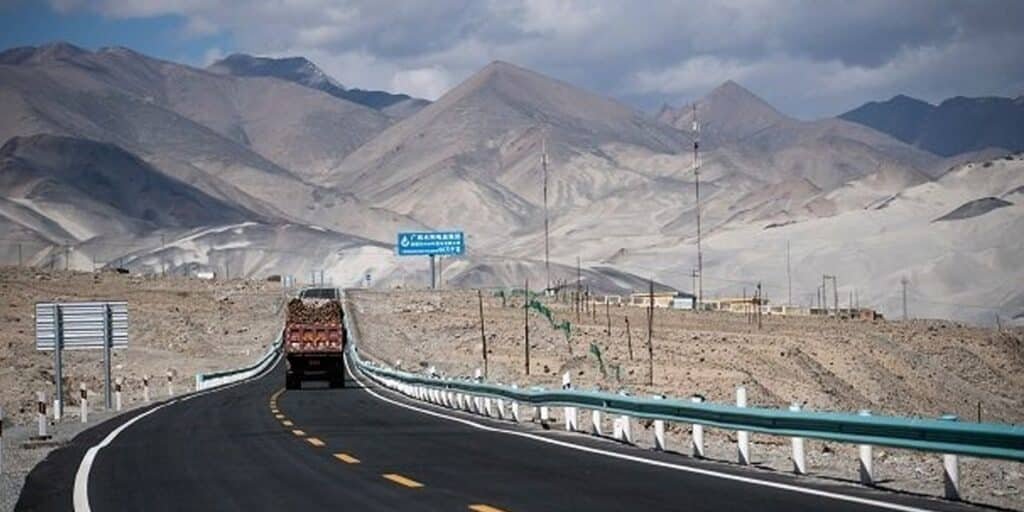 Federal minister assigns Fast-Track mission for five major NHA projects