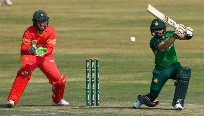 Pakistan beat Zimbabwe after a close contest
