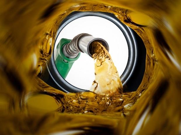 Global oil prices surge to record highs