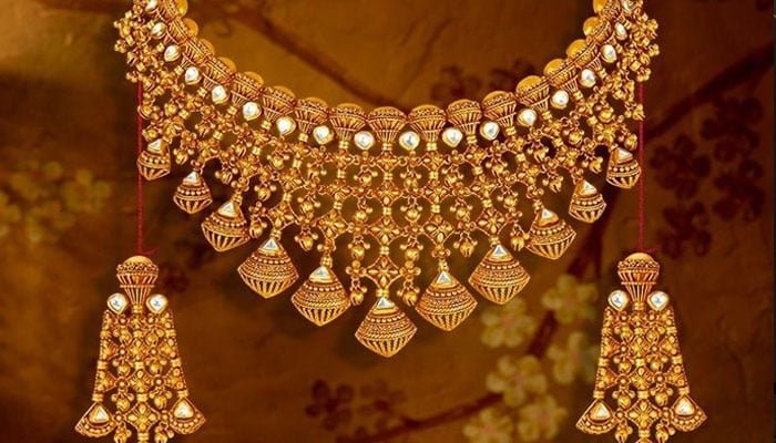 Gold Prices Witness Sharp Decline in Pakistan