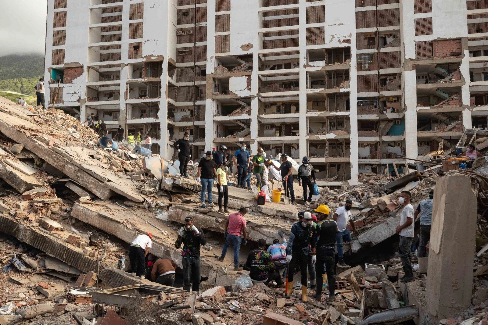 6.8 Magnitude Earthquake in Colombia Leaves 47 Dead