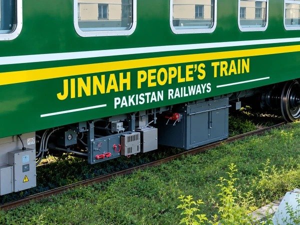 Jinnah Express Engine Derails at Kuchlak Yard in Quetta