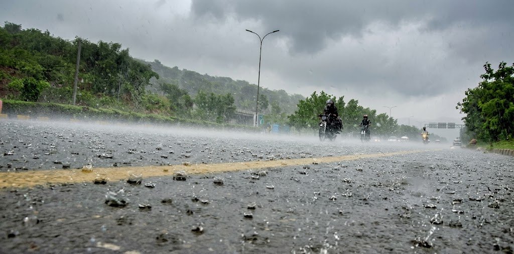 Heavy Rainfall Predicted Across Punjab Starting October 28
