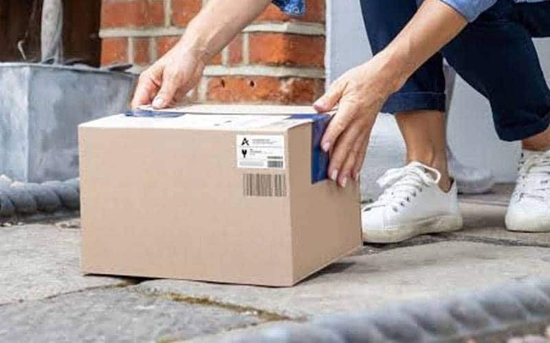 Mysterious Cash on Delivery Parcel Leaves Women in Complete Shock