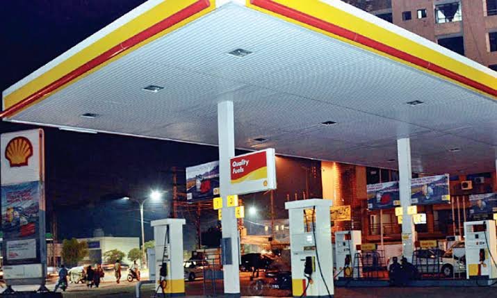 Pakistan Slashes Fuel Rates as Govt Announces Reduction in Petroleum Prices
