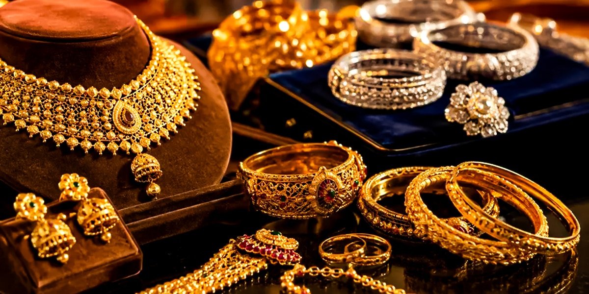 Gold Price Drops Again: 24-Karat Gold Falls to Rs434,436