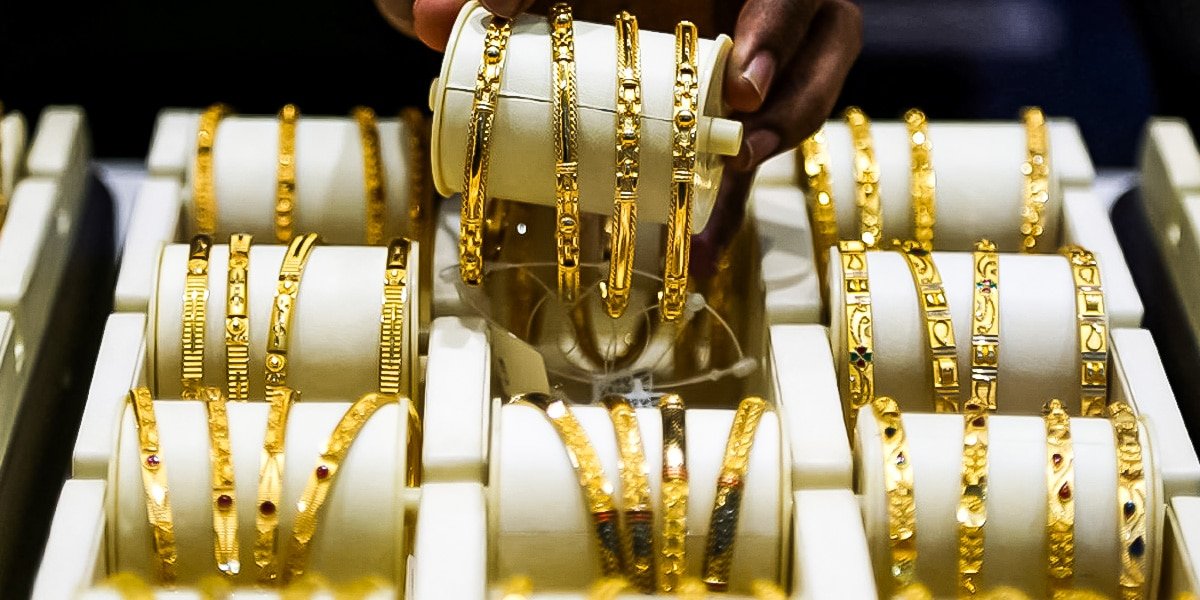 Gold Price in Pakistan Today Rises to Rs442,036 per Tola