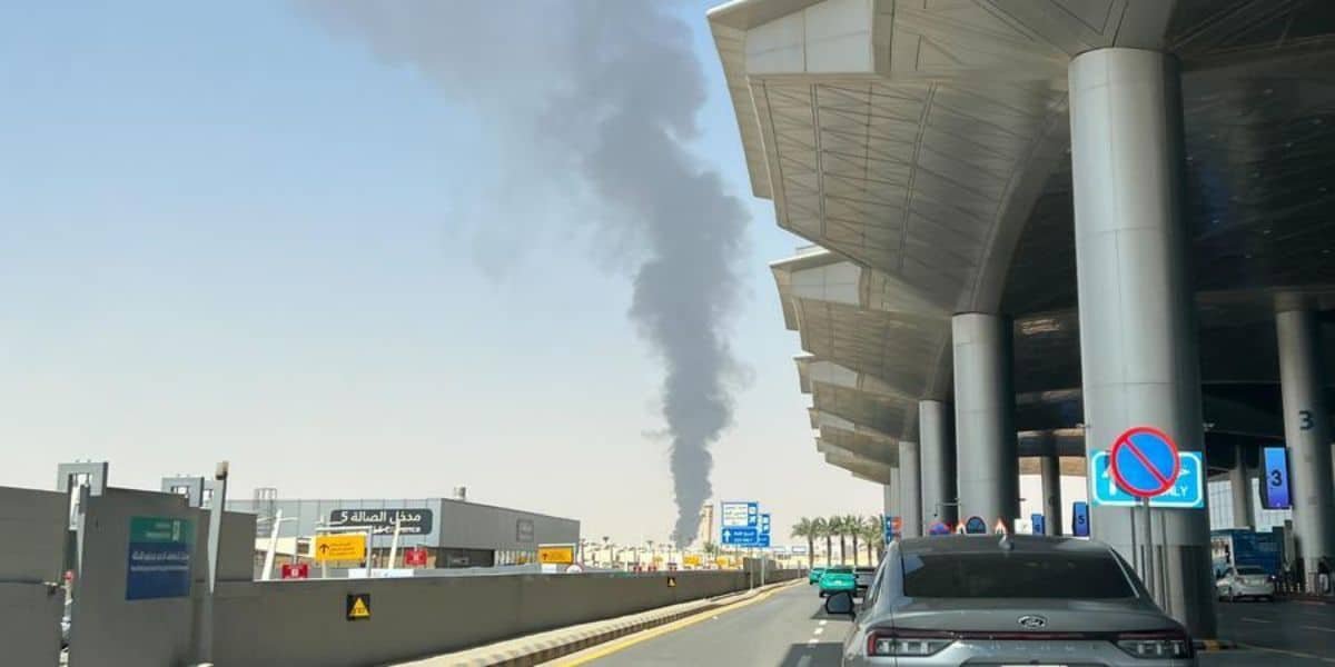 Attack on Riyadh’s King Khalid International Airport Kills Pakistani National, Injures 11