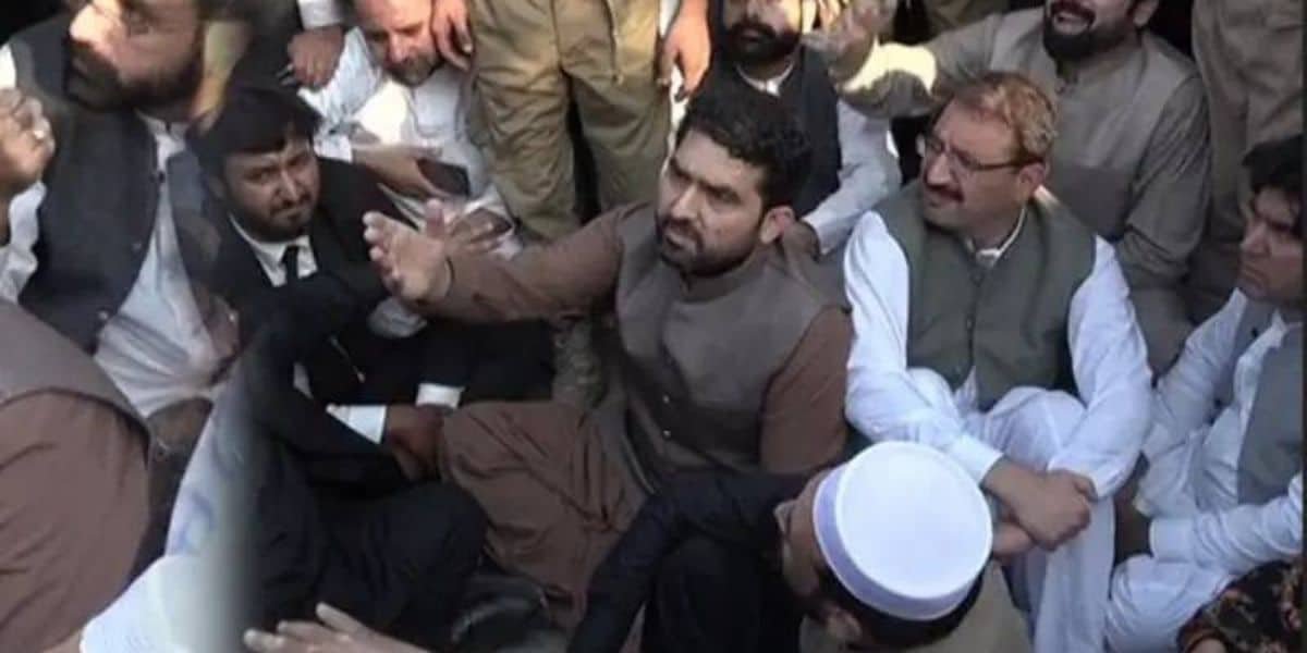 Pashtun Youths Raise Concerns Over Alleged Rs4 Billion Transfer by Sohail Afridi