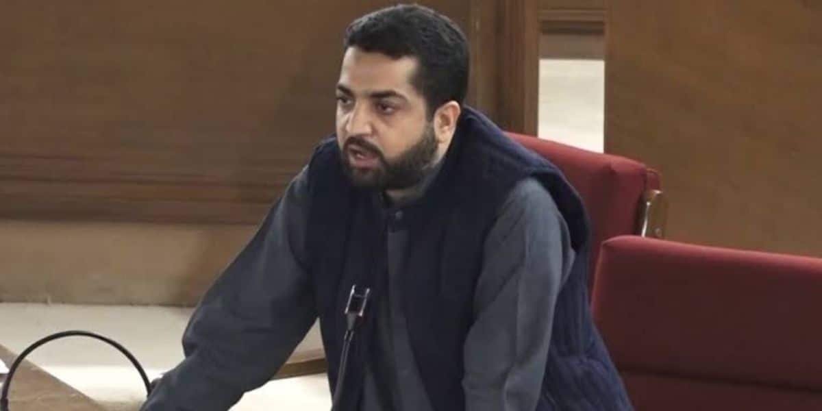 Balochistan Home Minister Mir Zia Langov Pays Surprise Visit to Review Security Arrangements in Quetta