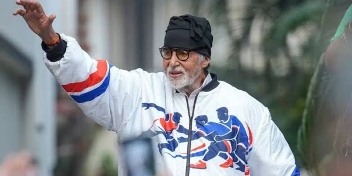 Amitabh Bachchan Greets Fans Outside Jalsa Despite Security Threats and Recent Health Advice