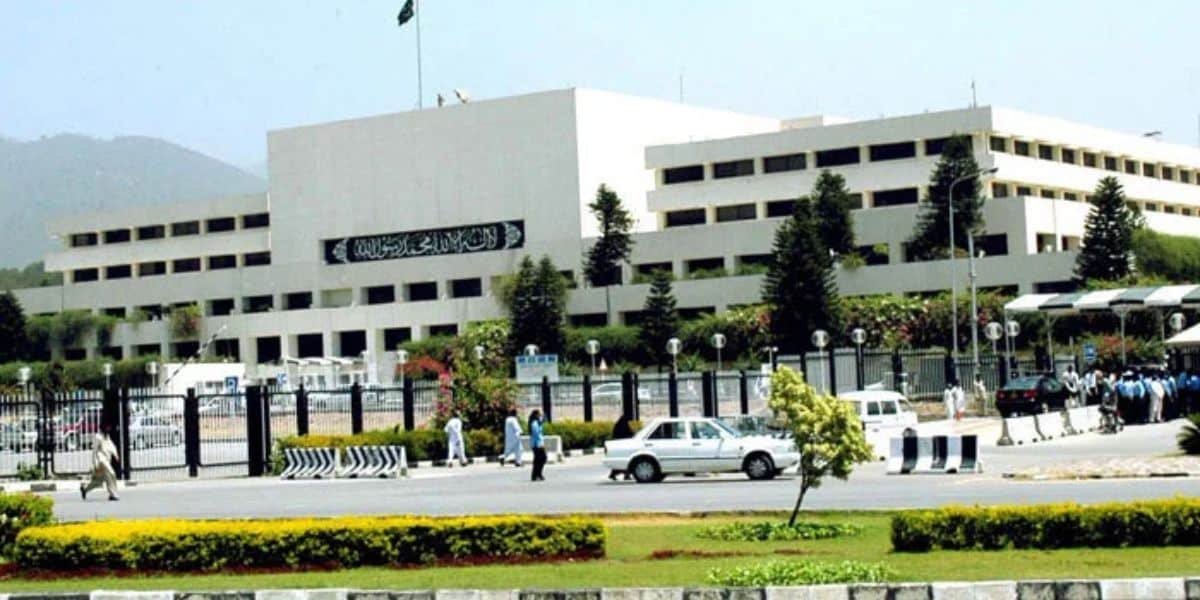 Parliament Sessions Today to Ratify Emergency and Governor’s Rule in KPK