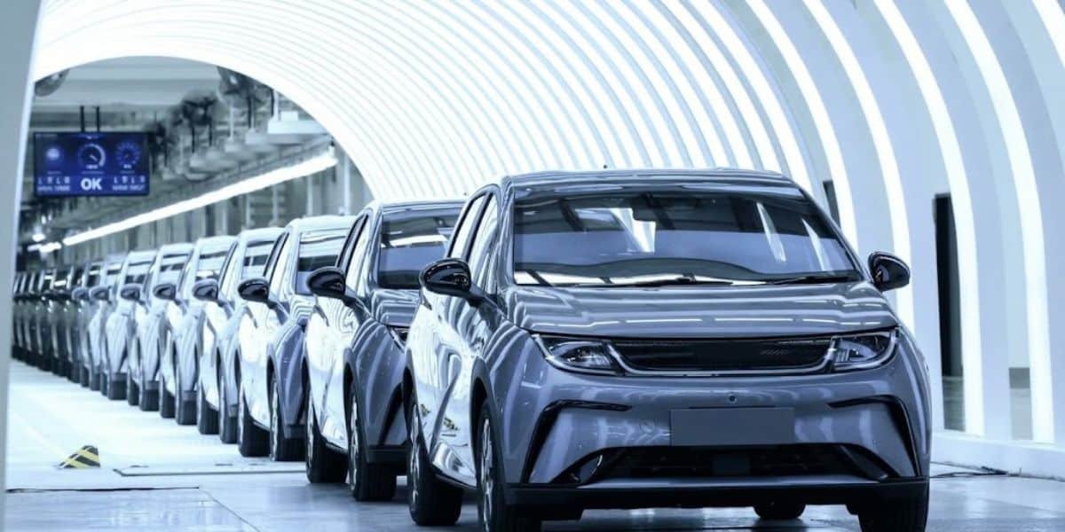 Govt Unveils New Pakistan Auto Policy with $6 Billion Export Target and Easy EV Financing