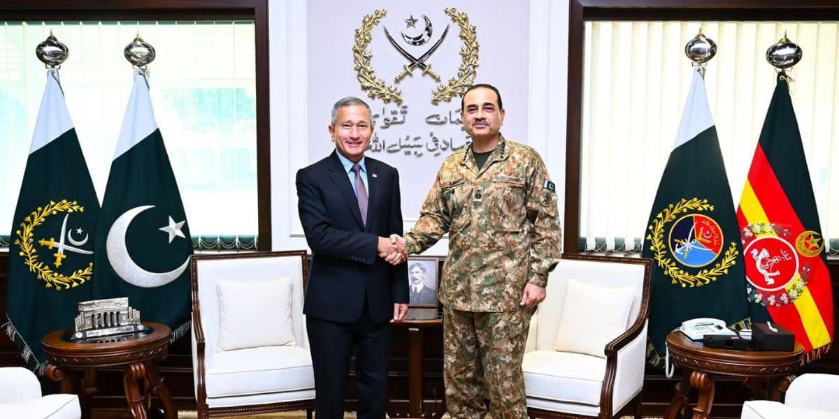 Field Marshal Asim Munir, Singaporean FM Dr. Vivian Balakrishnan Discuss Regional Security and Bilateral Ties at GHQ