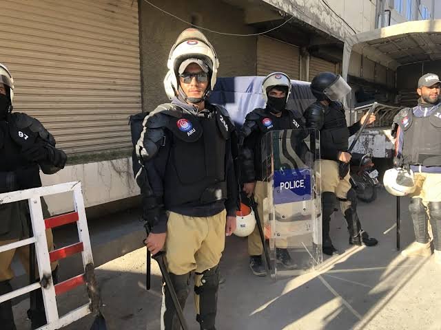 Quetta Security Overhaul: Balochistan Fires 871 Cops, Approves 2,900 Smart Cameras