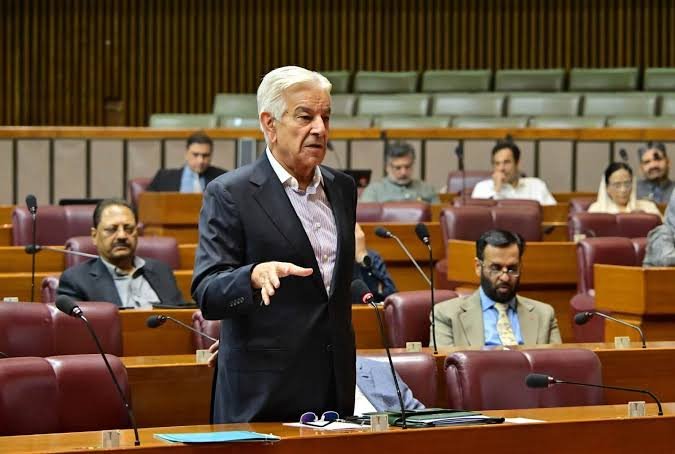 Khawaja Asif Questions Fazlur Rehman’s Political Past