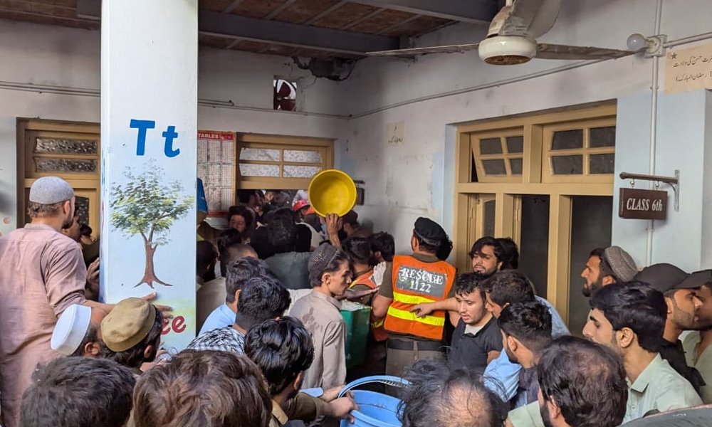 Peshawar School Roof Collapse Kills 17 Children and a Teacher
